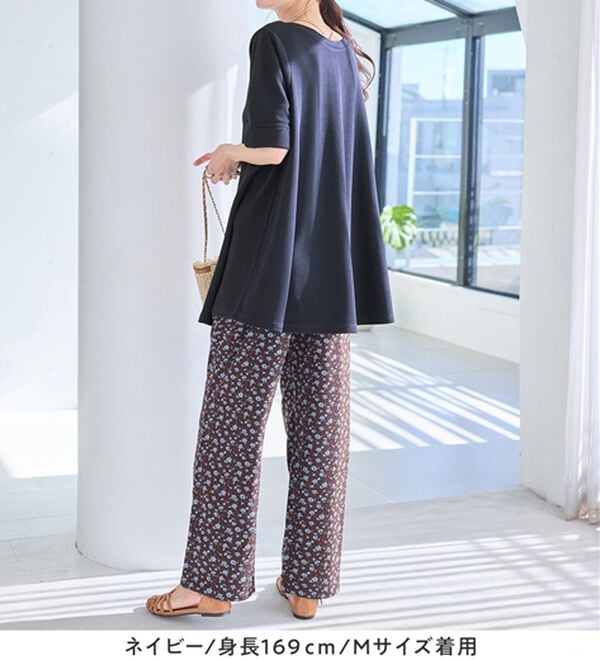 Viola e Viola（ヴィオラ エ ヴィオラ）の「ひんやり＆シワになりにくい　エンボス素材Ａラインチュニック（チュニック）」｜詳細画像