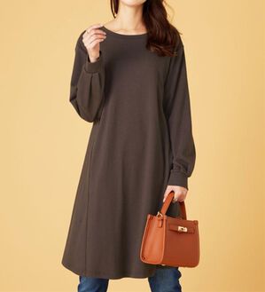 BELLUNA（ベルーナ）の「【吸湿発熱】ポンチ素材チュニックワンピース（チュニックワンピース）」｜チャコール2