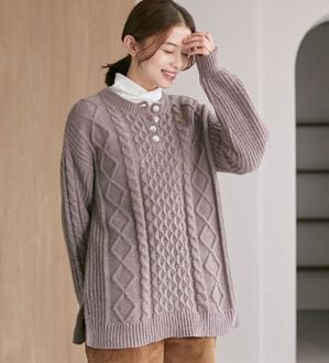 Viola e Viola（ヴィオラ エ ヴィオラ）の「ケーブル柄ヘンリーネックニットチュニック（ニット・セーター）」｜詳細画像