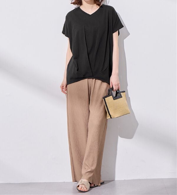 Viola e Viola（ヴィオラ エ ヴィオラ）の「綿１００％ゆったり裾タックＴシャツ（Tシャツ）」｜詳細画像