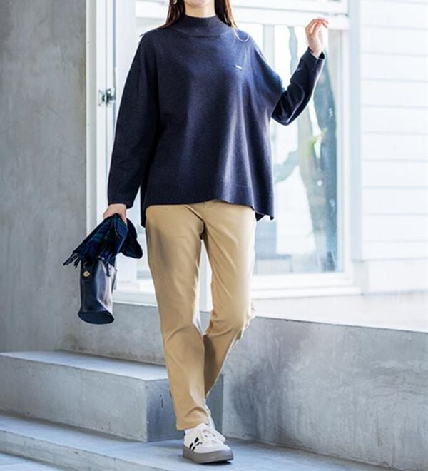 BELLUNA（ベルーナ）の「静電防止！蓄熱綿サテンストレッチカラーパンツ（フルレングスパンツ）」｜詳細画像