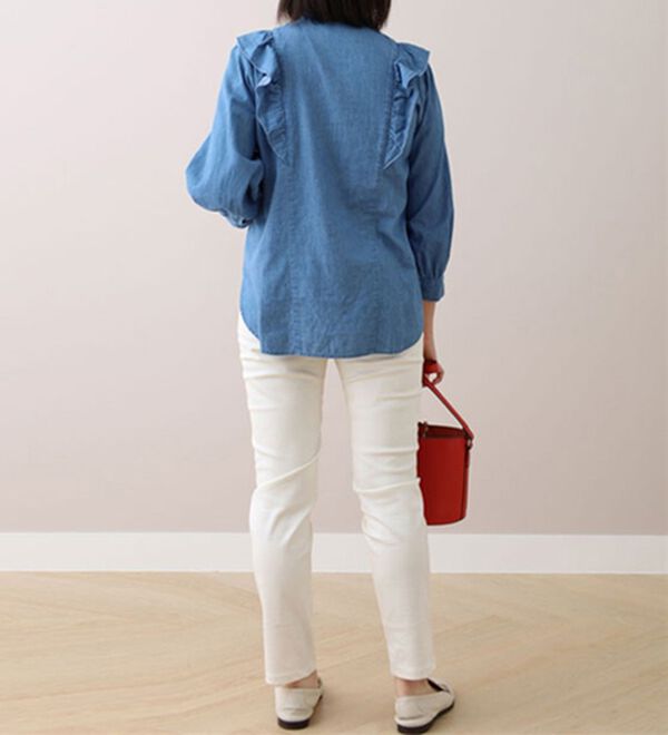 BELLUNA（ベルーナ）の「デニム素材フリルデザインブラウス（ブラウス）」｜詳細画像