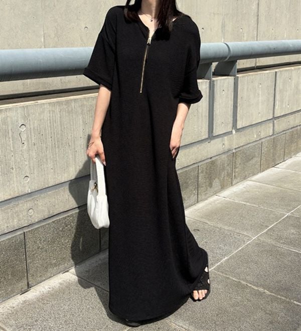 GeeRA（ジーラ）の「【ひんやり/着痩せ】ハーフジップ大人Ｔシャツワンピース（カットソーワンピース）」｜詳細画像