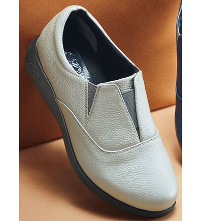 ルフラン（ルフラン）の「ラックウォーク　Ｖカット甲ゴムスリッポン（スリッポン）」