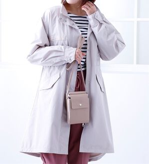 BELLUNA（ベルーナ）の「裏フリース素材スタンド衿ロング丈ブルゾン（ロングコート）」｜トープ