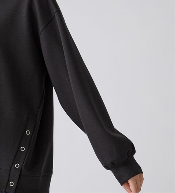 BELLUNA（ベルーナ）の「裾ボタン使いスタンドネックプルオーバー（カットソー）」｜詳細画像