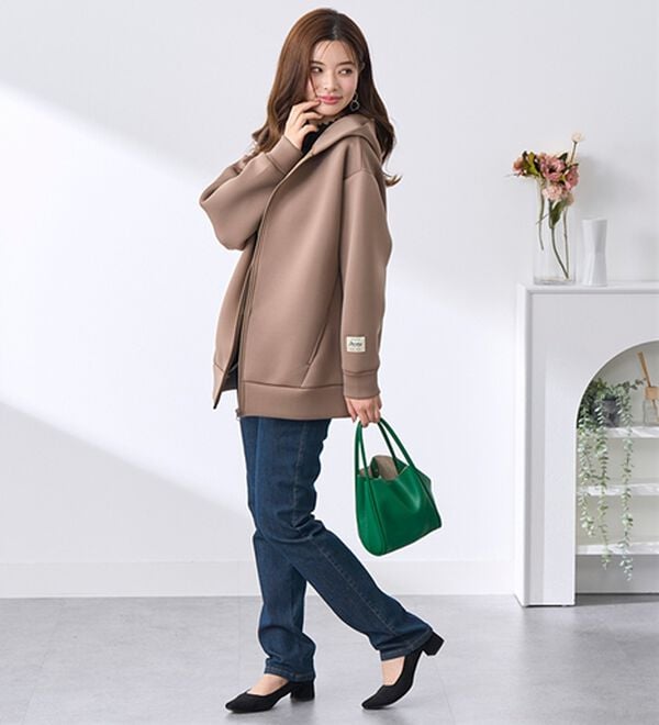 BELLUNA（ベルーナ）の「肩が疲れにくい！マシュマロ感覚ジップフーディー（ブルゾン）」｜詳細画像