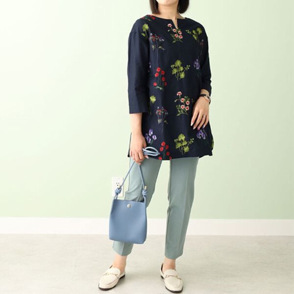 BELLUNA（ベルーナ）の「刺しゅうデザインチュニック（チュニック）」｜詳細画像