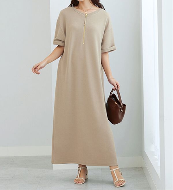 GeeRA（ジーラ）の「【ひんやり/着痩せ】ハーフジップ大人Ｔシャツワンピース（カットソーワンピース）」｜詳細画像