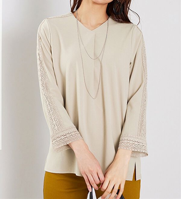 BELLUNA（ベルーナ）の「カットジョーゼット素材レース使いブラウス（カットソー）」｜詳細画像