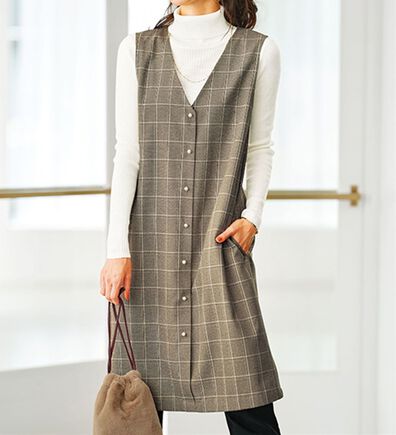 BELLUNA（ベルーナ）の「ウール調素材パールボタン使いジャンパードレス（ジャンパースカート）」