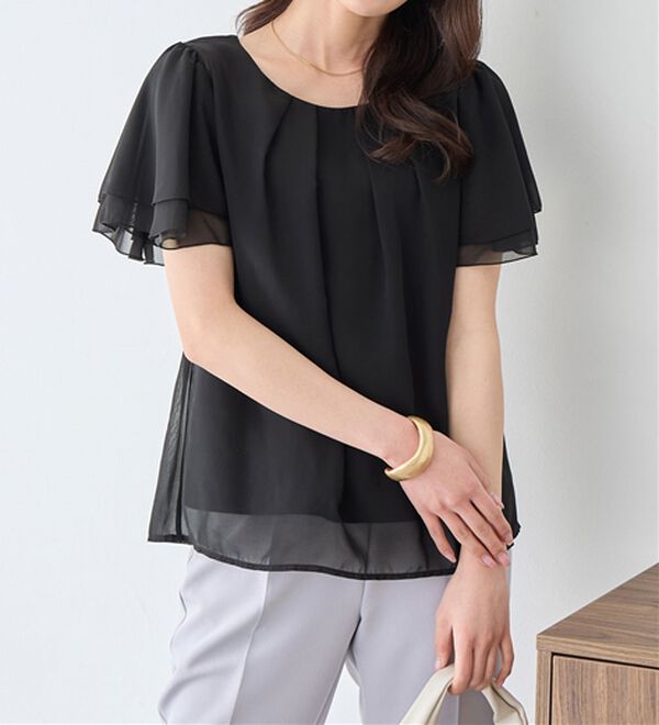 alotta（アロッタ）の「【５つの機能付】ひんやり！インナー付きフリル袖シフォンタックブラウス（ブラウス）」｜詳細画像