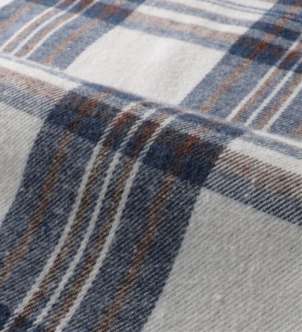 BELLUNA（ベルーナ）の「【あったか】裏フリース素材ネコ刺しゅうシャツチュニック（チュニック）」｜詳細画像