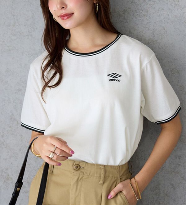 Viola e Viola（ヴィオラ エ ヴィオラ）の「【アンブロ】配色ラインロゴ刺しゅうTシャツ（カットソー）」｜詳細画像