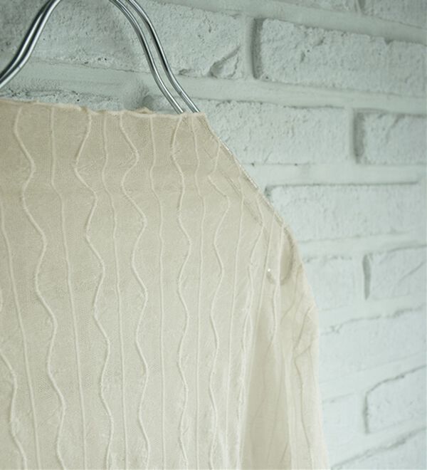 BELLUNA（ベルーナ）の「波柄立体ジャカードシアーインナー（カットソー）」｜詳細画像