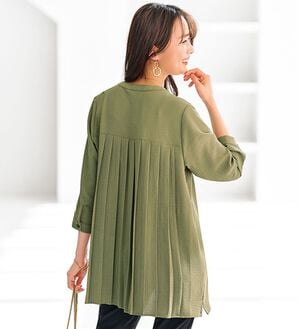 BELLUNA（ベルーナ）の「【新色追加】機能付！バックプリーツチュニック（チュニック）」｜オリーブ