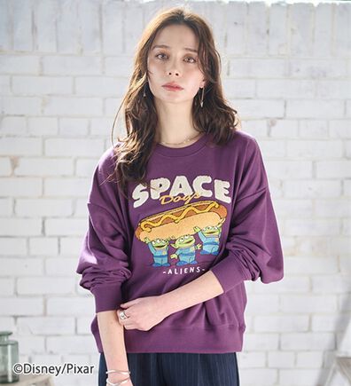 BELLUNA（ベルーナ）の「＜Ｄｉｓｎｅｙ＞【リトルグリーンメン】サガラ刺しゅう裏毛トレーナー（トレーナー・スウェット）」