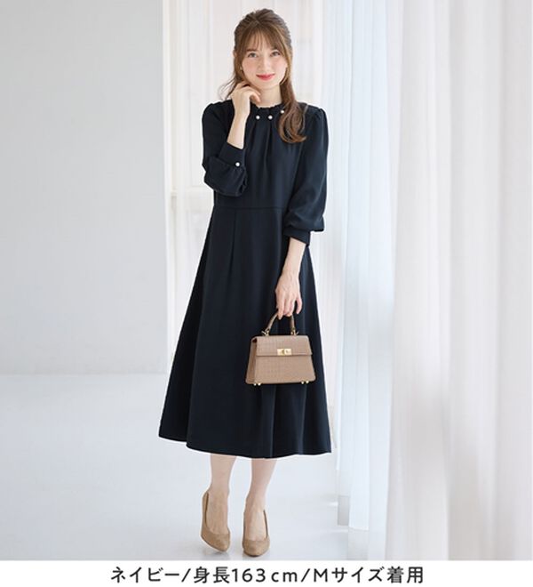 alotta（アロッタ）の「【嬉しい５つの機能付】ネックパール調タックフレアーワンピース（その他ワンピース）」｜詳細画像