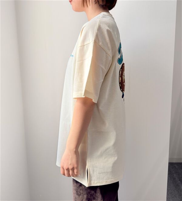 BELLUNA（ベルーナ）の「＜Ｄｉｓｎｅｙ＞【エイリアン】バックサガラ刺しゅうワイドシルエットＴシャツ（Tシャツ）」｜詳細画像