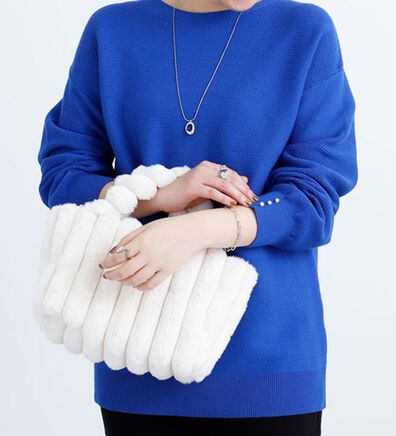 BELLUNA（ベルーナ）の「袖口パール使いもちもちニットプルオーバー（ニット・セーター）」