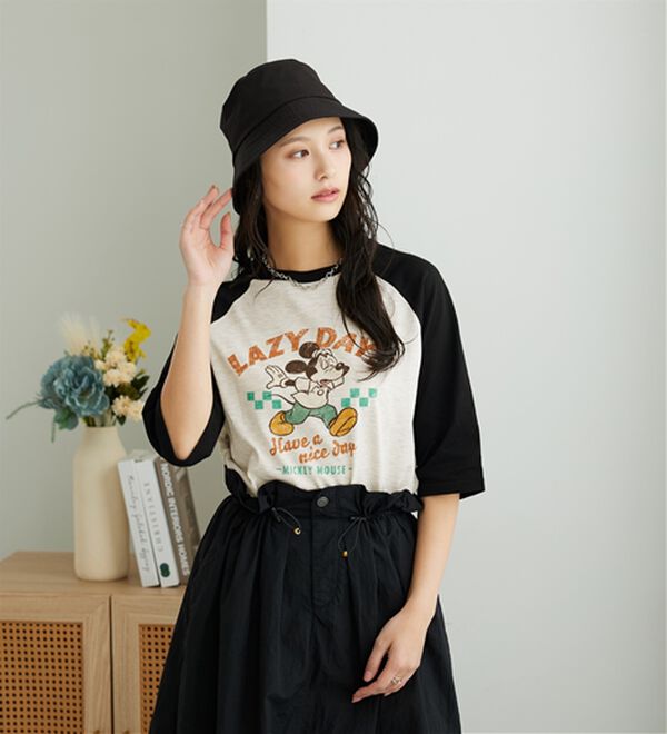 BELLUNA（ベルーナ）の「＜Ｄｉｓｎｅｙ＞【ミッキー】プリント７分丈ラグランＴシャツ（カットソー）」｜詳細画像