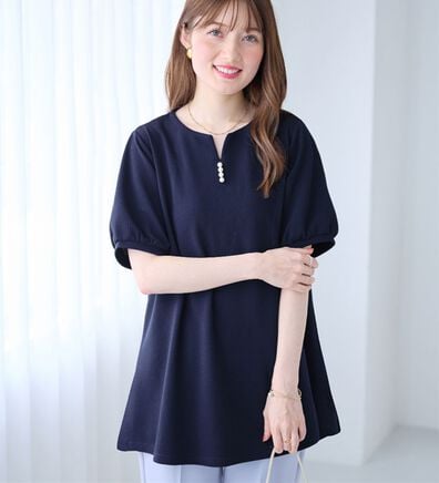 alotta（アロッタ）の「柔らかエンボス素材パール調ボタンチュニック（チュニック）」