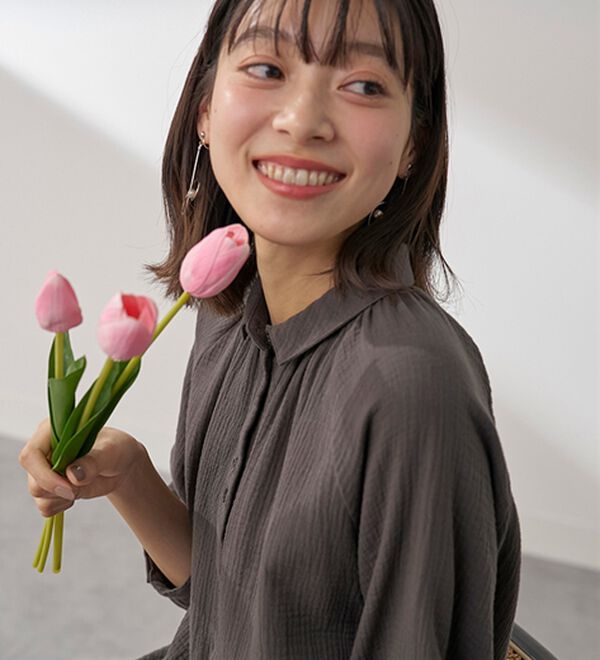 BELLUNA（ベルーナ）の「《ＨｕｇＲｅａｍコットン》ダブルガーゼギャザーブラウス（ブラウス）」｜詳細画像