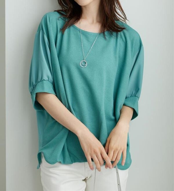 BELLUNA（ベルーナ）の「【新色追加】&ldquo;2点セット&rdquo;ネックレス付！異素材裾タックプルオーバー（カットソー）」｜詳細画像