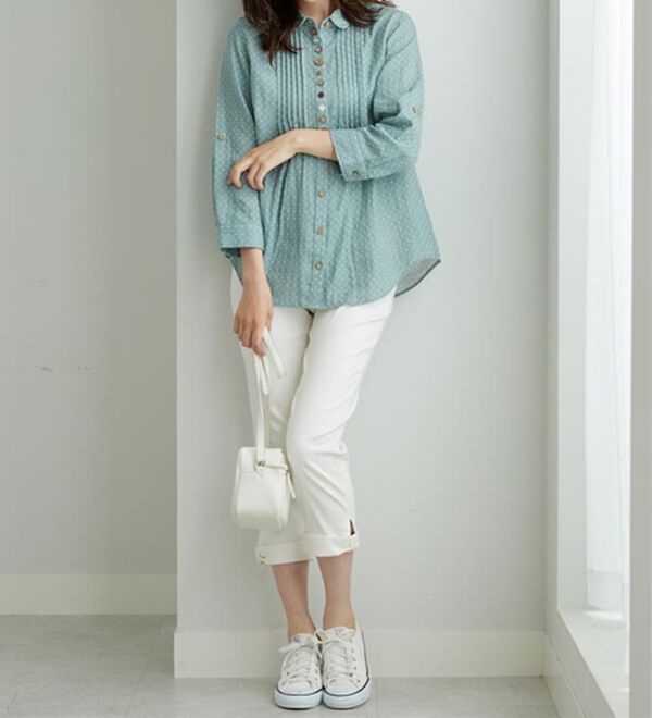 BELLUNA（ベルーナ）の「【綿100％素材】ダブルガーゼ素材丸衿多ボタンブラウス（ブラウス）」｜詳細画像