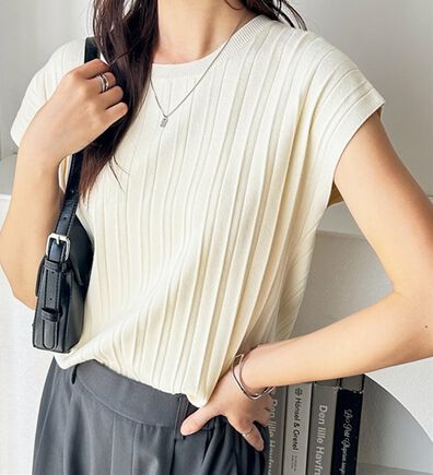 GeeRA（ジーラ）の「プリーツ編フレンチスリーブリブトップス（ニット・セーター）」