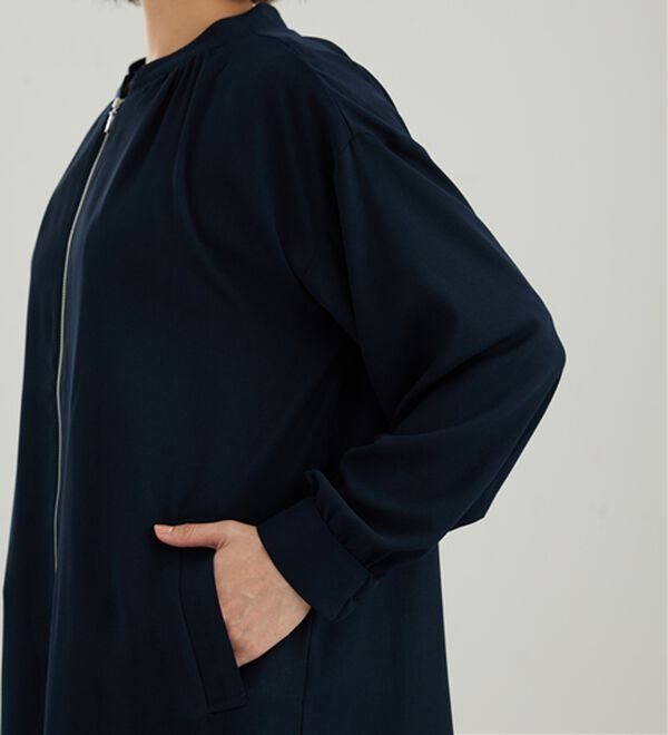 BELLUNA（ベルーナ）の「とろみ素材イージーケアロング丈ジャケット（その他ジャケット）」｜詳細画像