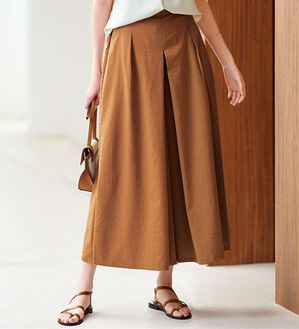 BELLUNA（ベルーナ）の「ひんやりスラブ調素材ガウチョパンツ（フルレングスパンツ）」｜テラコッタ