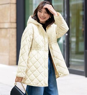 BELLUNA（ベルーナ）の「中わたキルト２ＷＡＹロングコート（ロングコート）」｜アイボリー