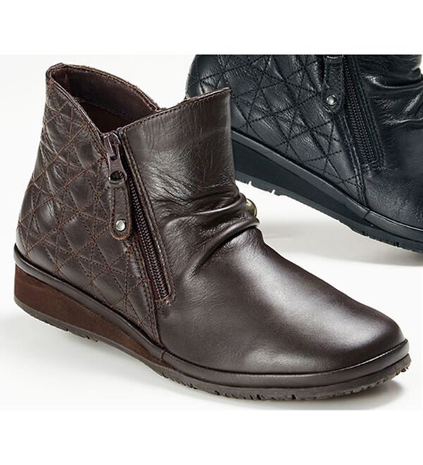 BELLUNA（ベルーナ）の「４Ｅ牛革切替ステッチショートブーツ（ブーツ）」｜ダークブラウン