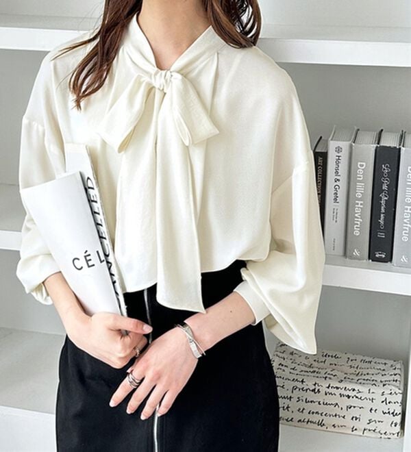 GeeRA（ジーラ）の「前後２ｗａｙボウタイブラウス（ブラウス）」｜詳細画像