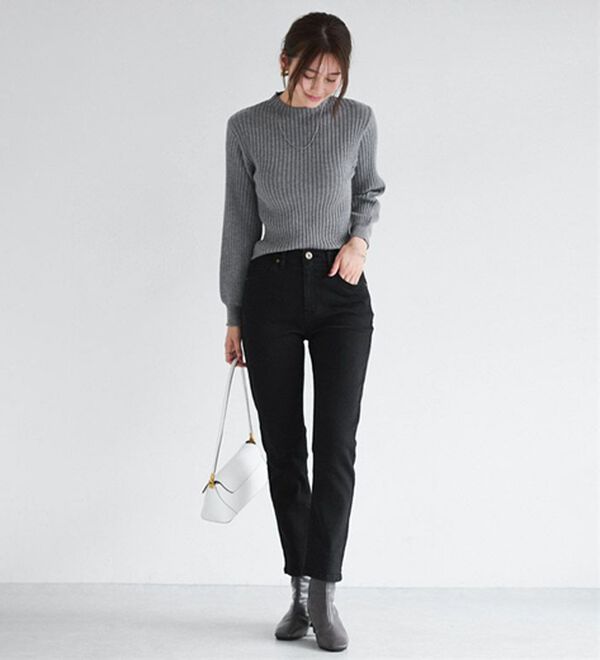 Pierrot（ピエロ）の「【ストレッチ素材】大人のためのゆるテーパードデニムパンツ（フルレングスパンツ）」｜詳細画像