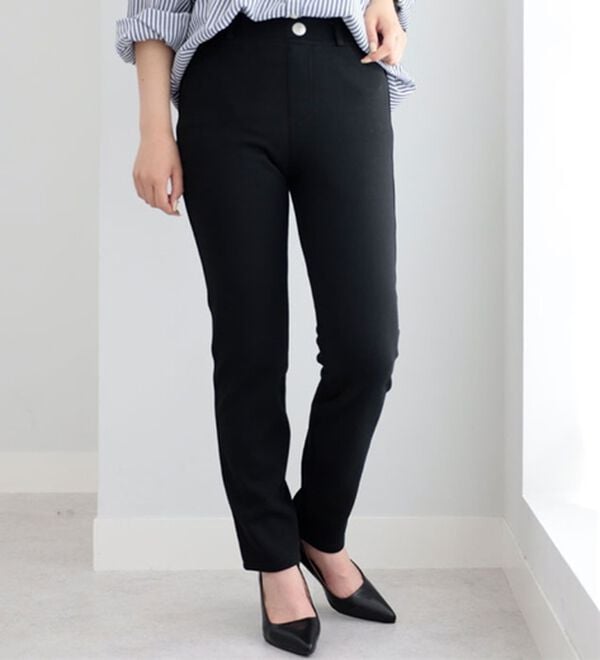 BELLUNA（ベルーナ）の「あったか！裏フリースストレッチパンツ（フルレングスパンツ）」｜黒