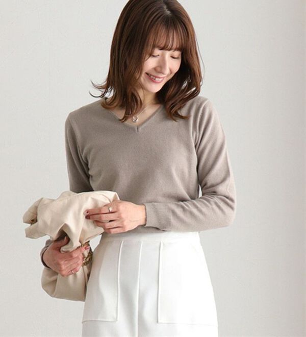 Pierrot（ピエロ）の「【Ｓ～３Ｌ】ネックが選べるプレミアムカシミヤタッチニット（ニット・セーター）」｜詳細画像