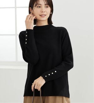 BELLUNA（ベルーナ）の「もちもち袖ボタンニットプルオーバー（ニット・セーター）」｜黒