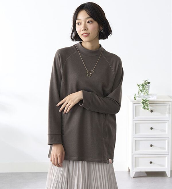 BELLUNA（ベルーナ）の「綿入り素材ラグランデザインポケットトレーナー（トレーナー・スウェット）」｜詳細画像