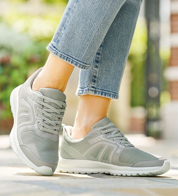 BELLUNA（ベルーナ）の「サッと履ける！防水軽量シューズ（スニーカー）」｜詳細画像