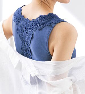 LAVIENNE（ラヴィエンヌ）の「カップ付バックレースタンクトップ（肌着・インナーウェア）」｜ブルー