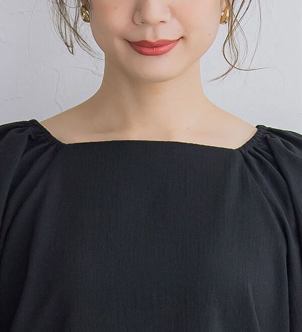 Pierrot（ピエロ）の「スクエアネックボリュームブラウス（ブラウス）」｜詳細画像