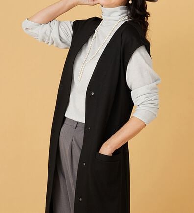 BELLUNA（ベルーナ）の「すっきりキレイ見え！Ｖネックロングジレ（ジレ）」