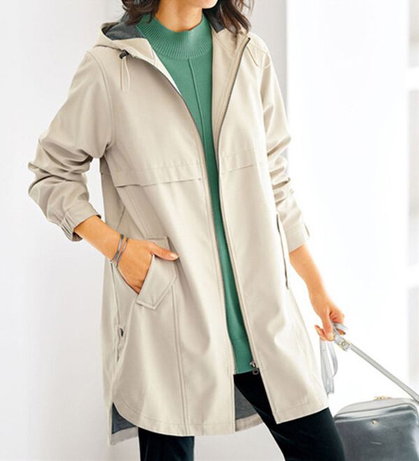 BELLUNA（ベルーナ）の「はっ水加工ボンディング素材ロング丈パーカー（ロングコート）」｜アイボリー