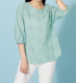 BELLUNA（ベルーナ）の「モチーフレース使いふんわり袖ブラウス（ブラウス）」｜セージ