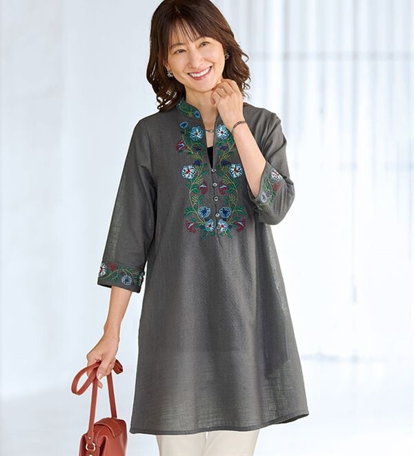 BELLUNA（ベルーナ）の「綿１００％スラブ調刺しゅう使いチュニック（チュニック）」｜詳細画像
