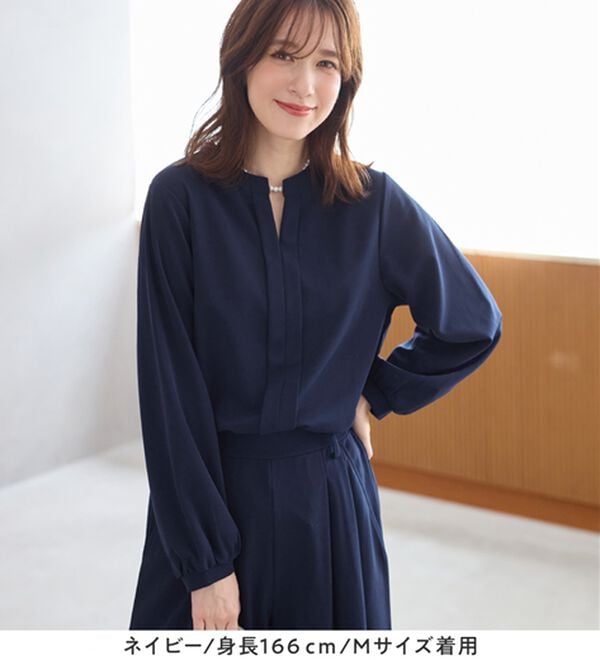 Viola e Viola（ヴィオラ エ ヴィオラ）の「【２点セット】楽ちん！スキッパーブラウスセットアップ（ブラウススーツ）」｜詳細画像