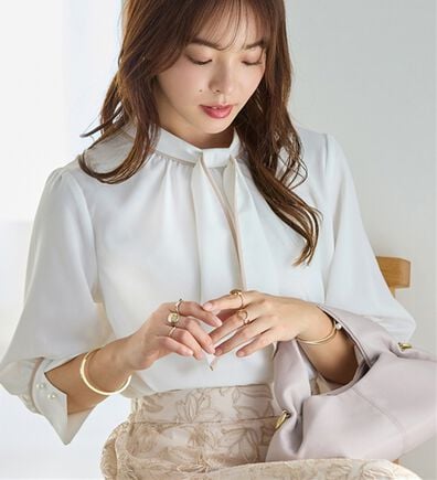 alotta（アロッタ）の「袖口パール6分袖ブラウス（ブラウス）」