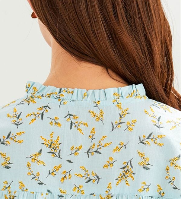 BELLUNA（ベルーナ）の「＜ＩＮＤＩＡ＞胸元シャーリングブラウス（ブラウス）」｜詳細画像